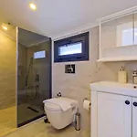 Unique 1 Villa *